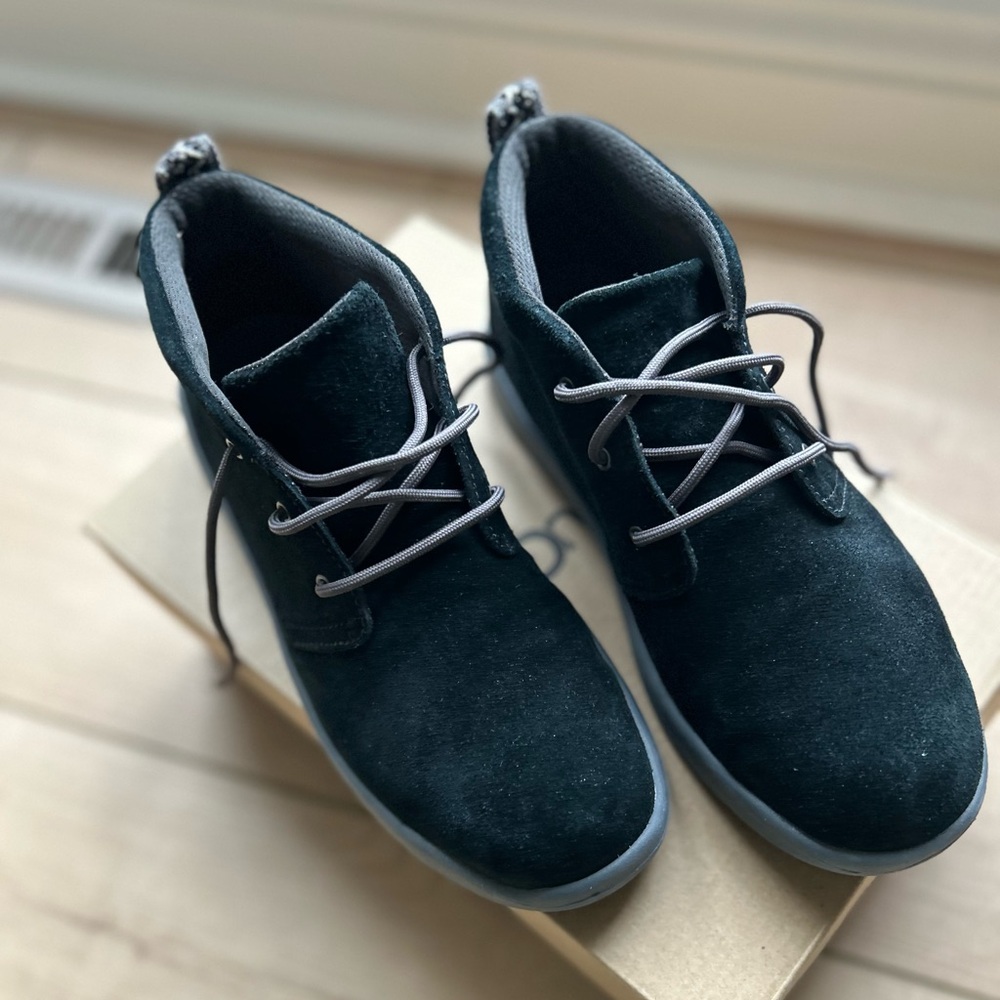 UGG kids size 5